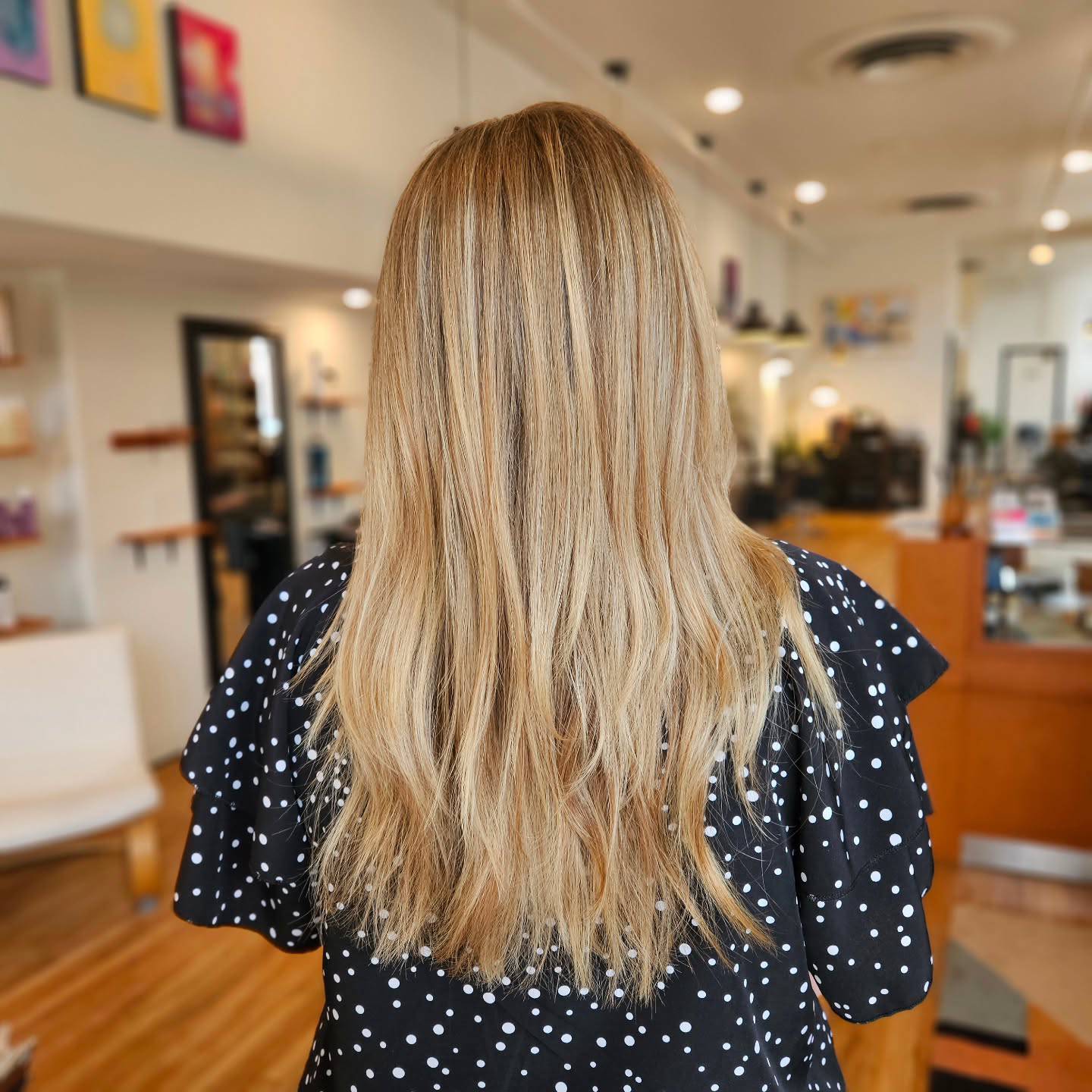Warm Blonde Balayage: Stunning Ideas & Expert Tips for 2024