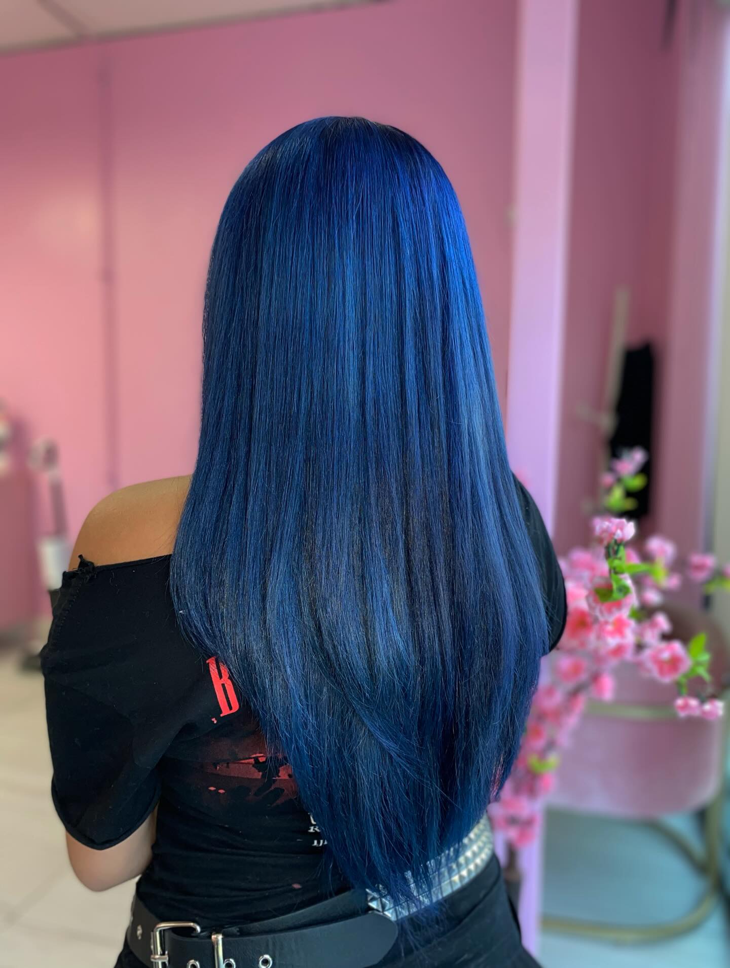 Navy Hair Color Ideas: Shades, Skin Tone & Pre-Lightening Tips