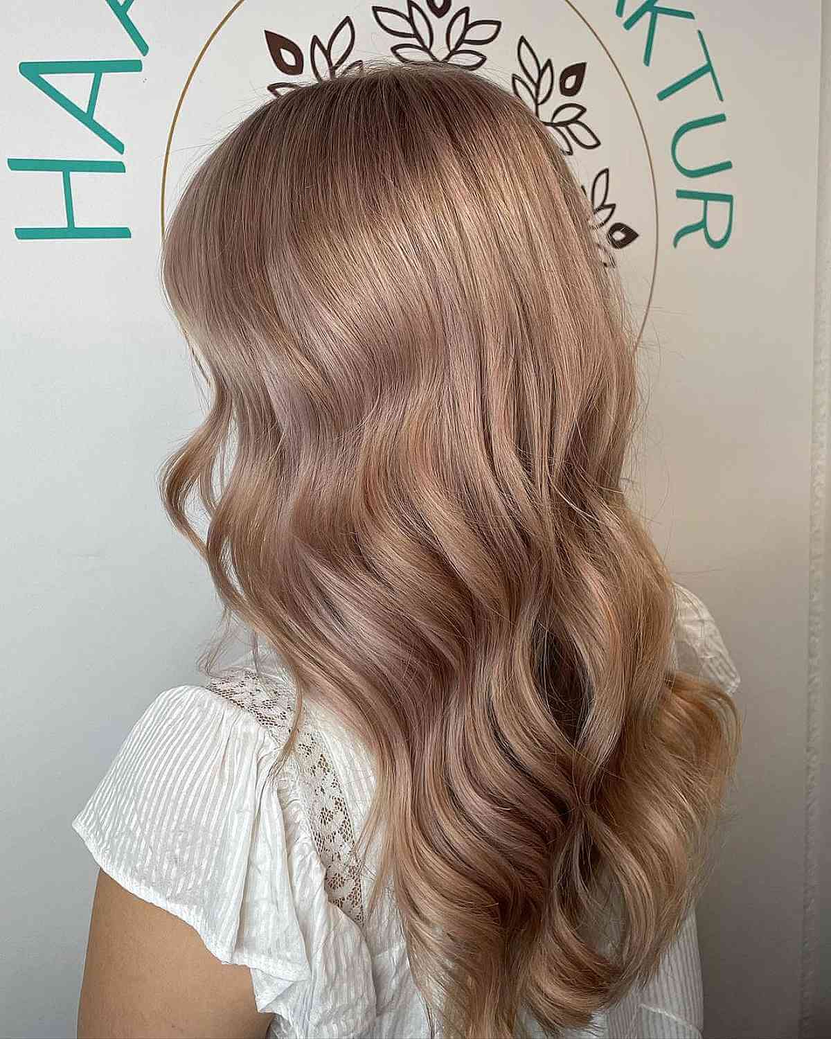 Strawberry Blonde Balayage: Ideas, Maintenance & Expert Tips