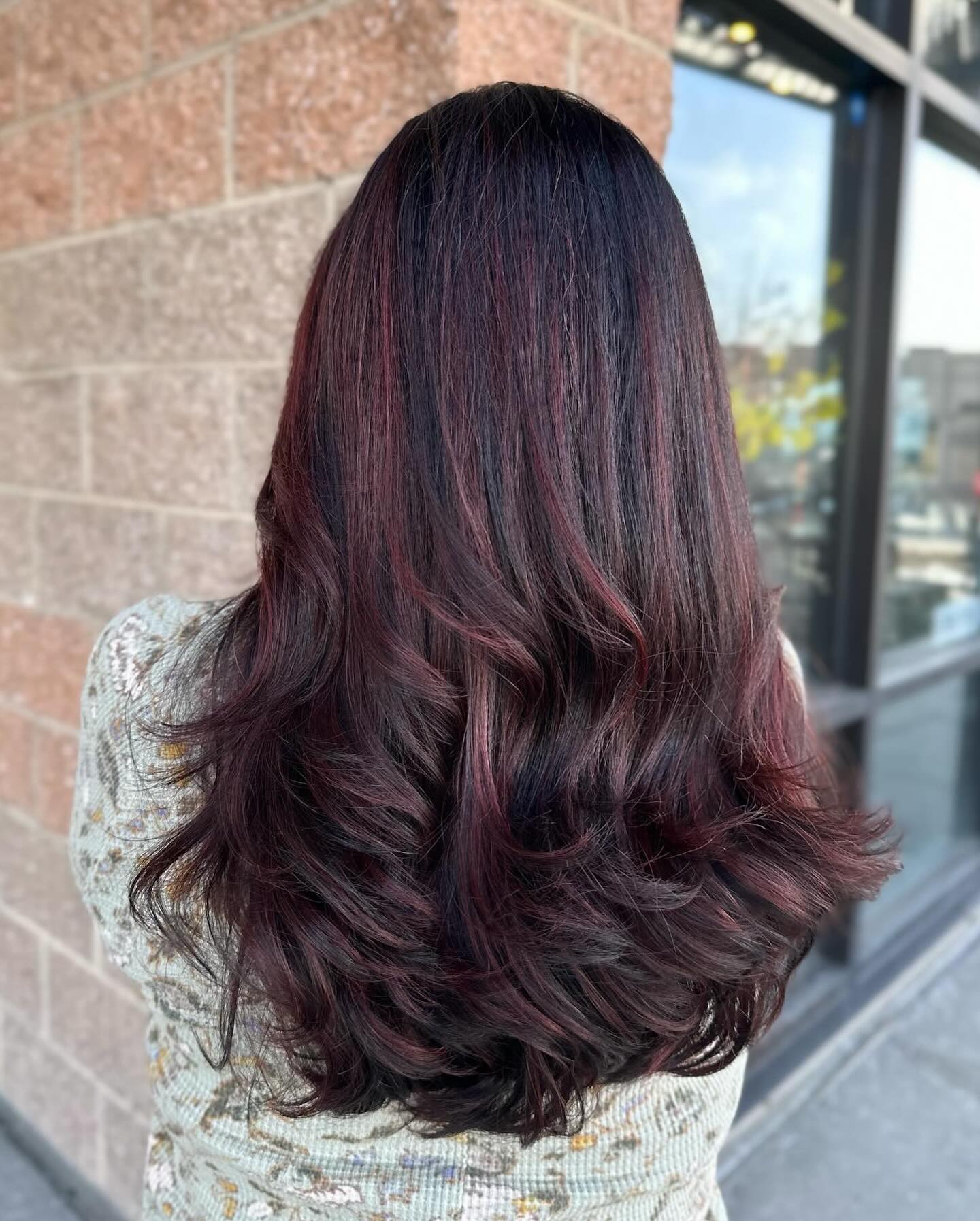 Best Red Hair Highlights for Brown Hair: Shades & Tips