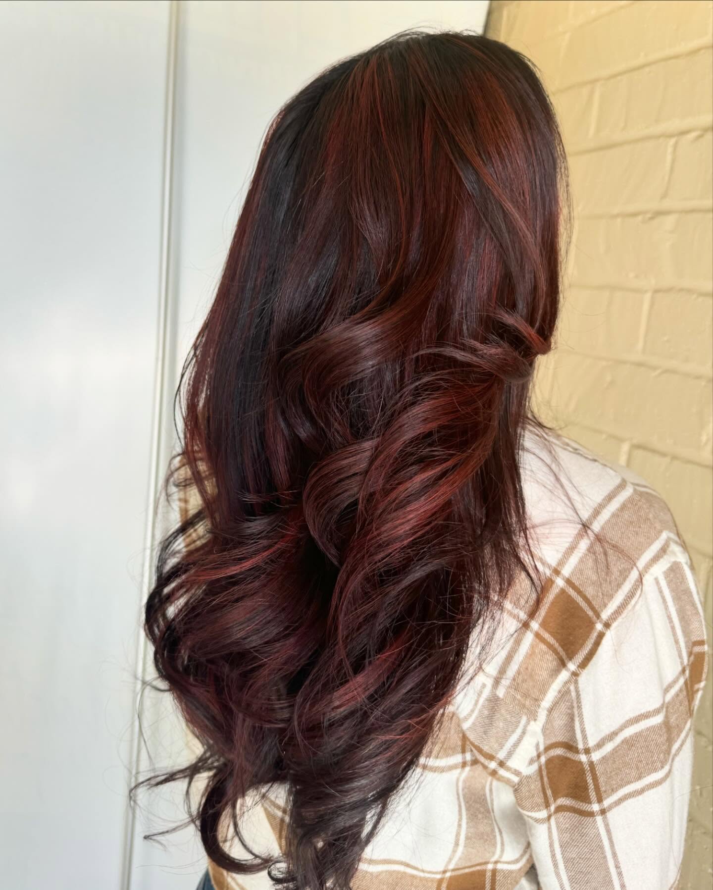 Best Red Hair Highlights for Brown Hair: Shades & Tips