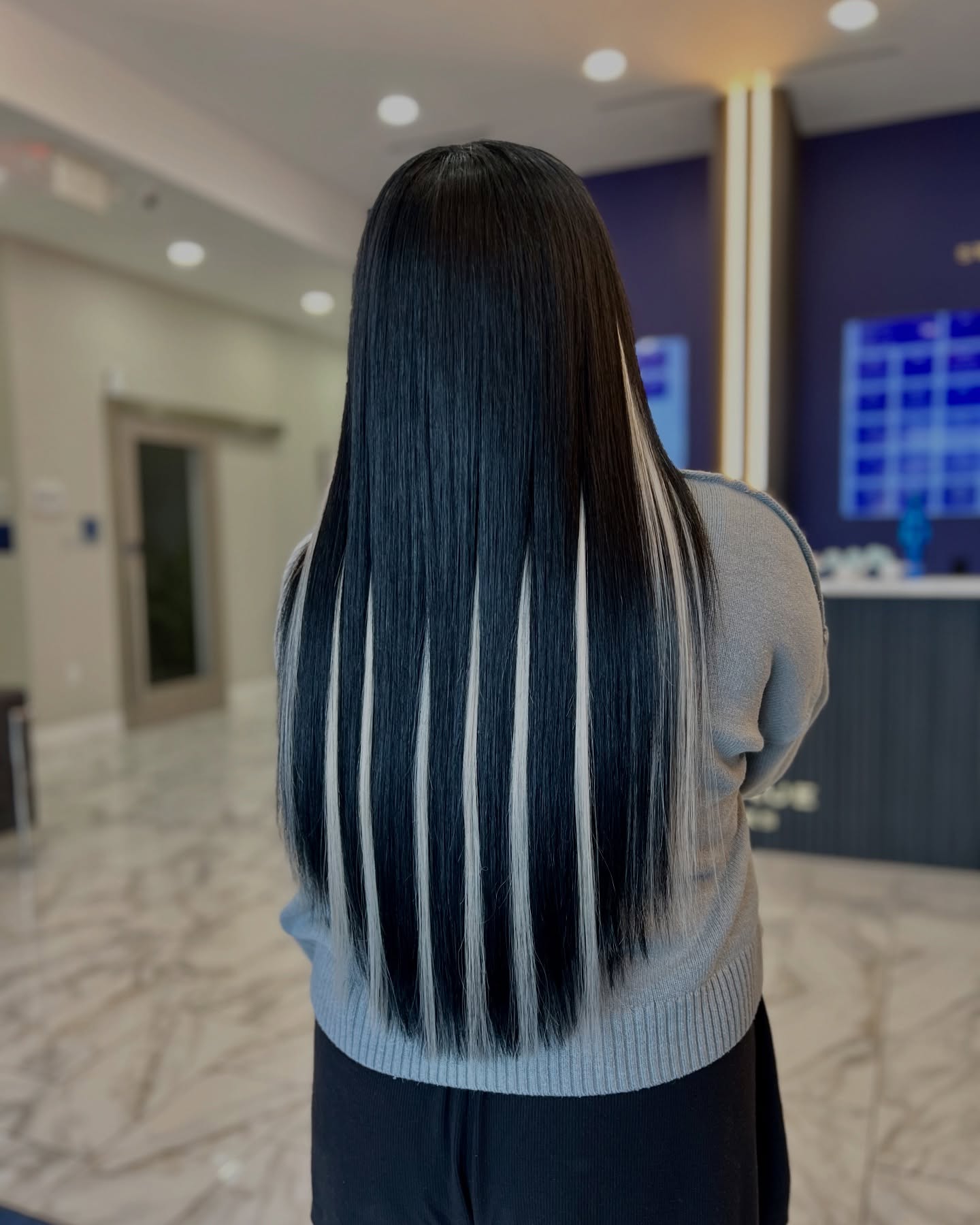 Oreo Hair Color: Stunning Black & White Styles & How-To