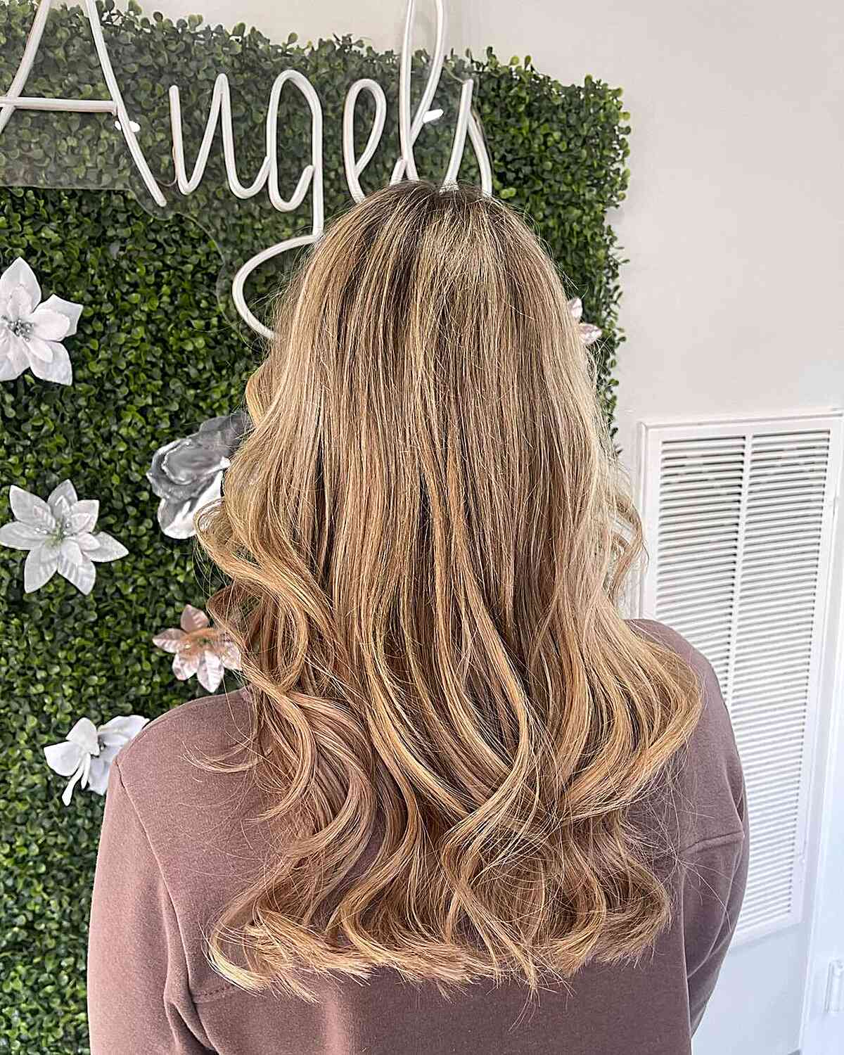 Dishwater Blonde Hair Colors: Shades & Tips for a Perfect Match