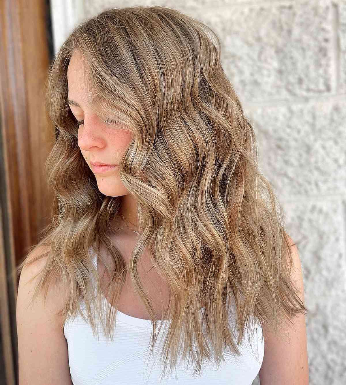 Dishwater Blonde Hair Colors: Shades & Tips for a Perfect Match