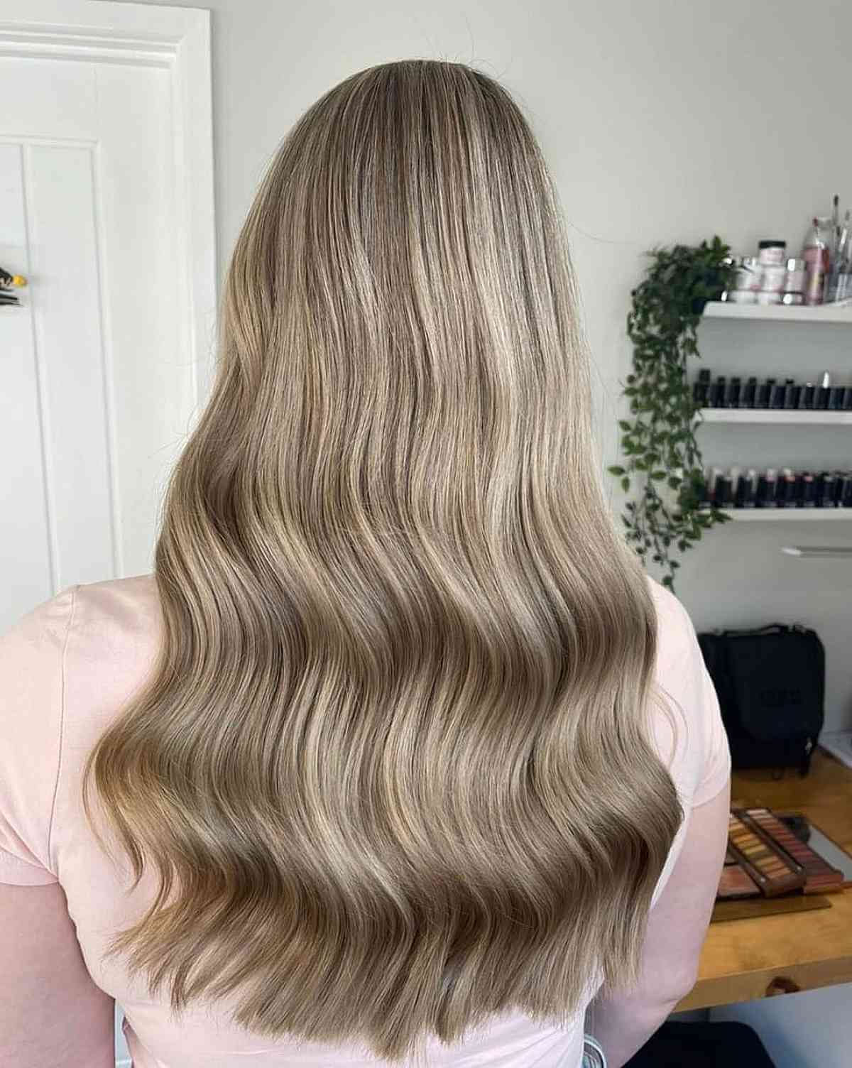 Dishwater Blonde Hair Colors: Shades & Tips for a Perfect Match