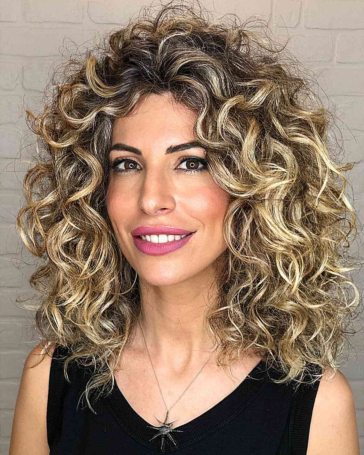 Balayage for Curly Hair: A Professional s Guide & Tips