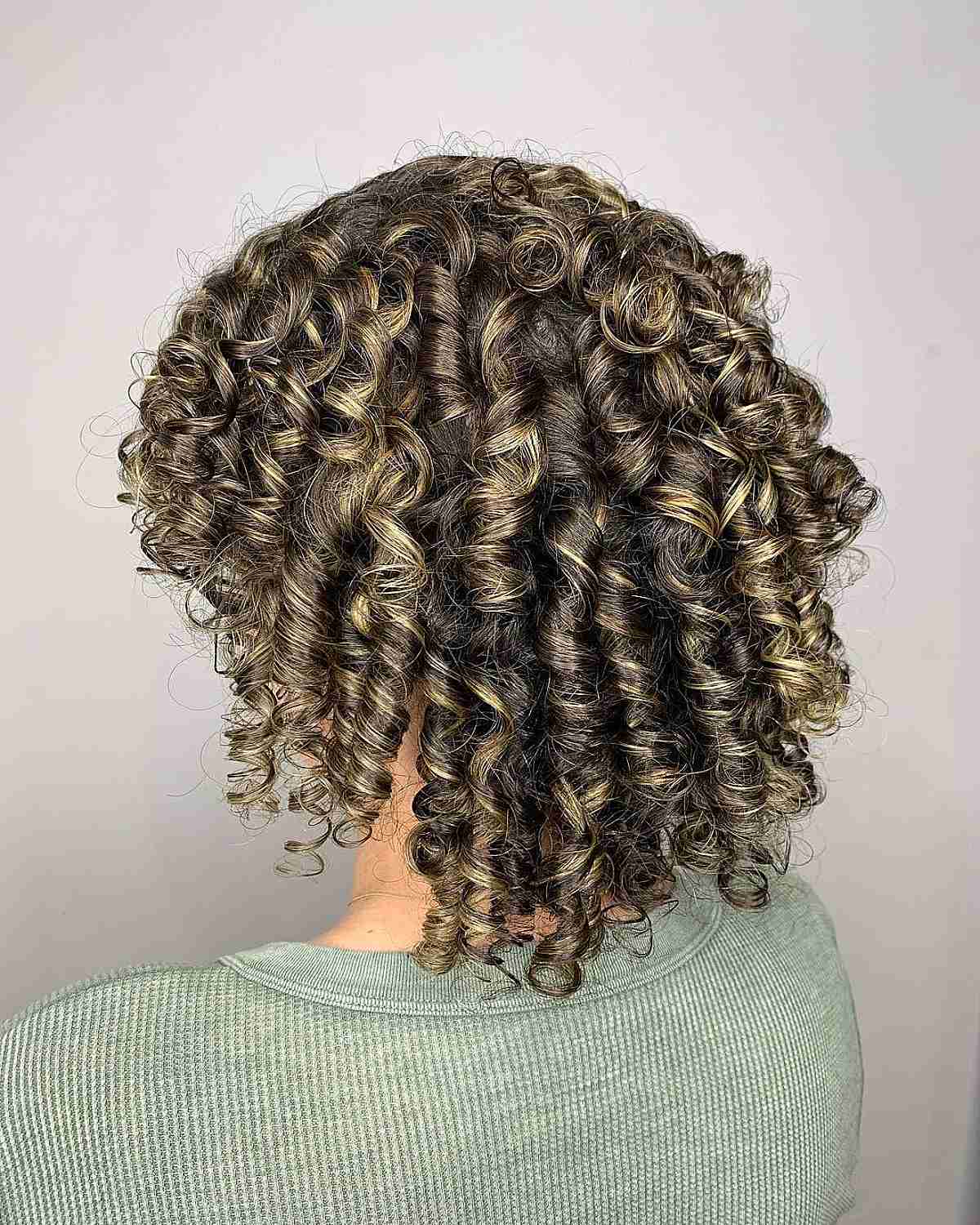 Balayage for Curly Hair: A Professional s Guide & Tips