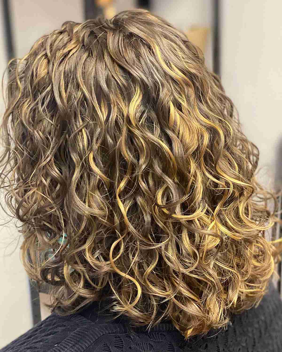 Balayage for Curly Hair: A Professional s Guide & Tips