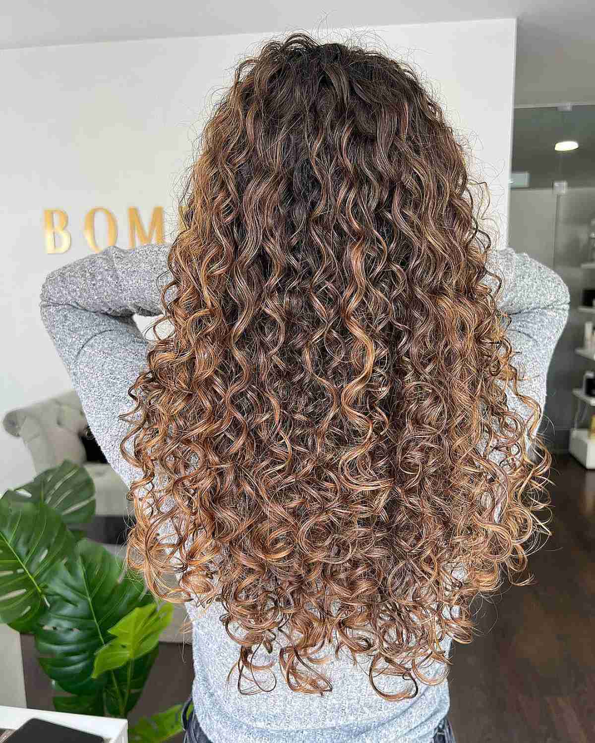 Balayage for Curly Hair: A Professional s Guide & Tips