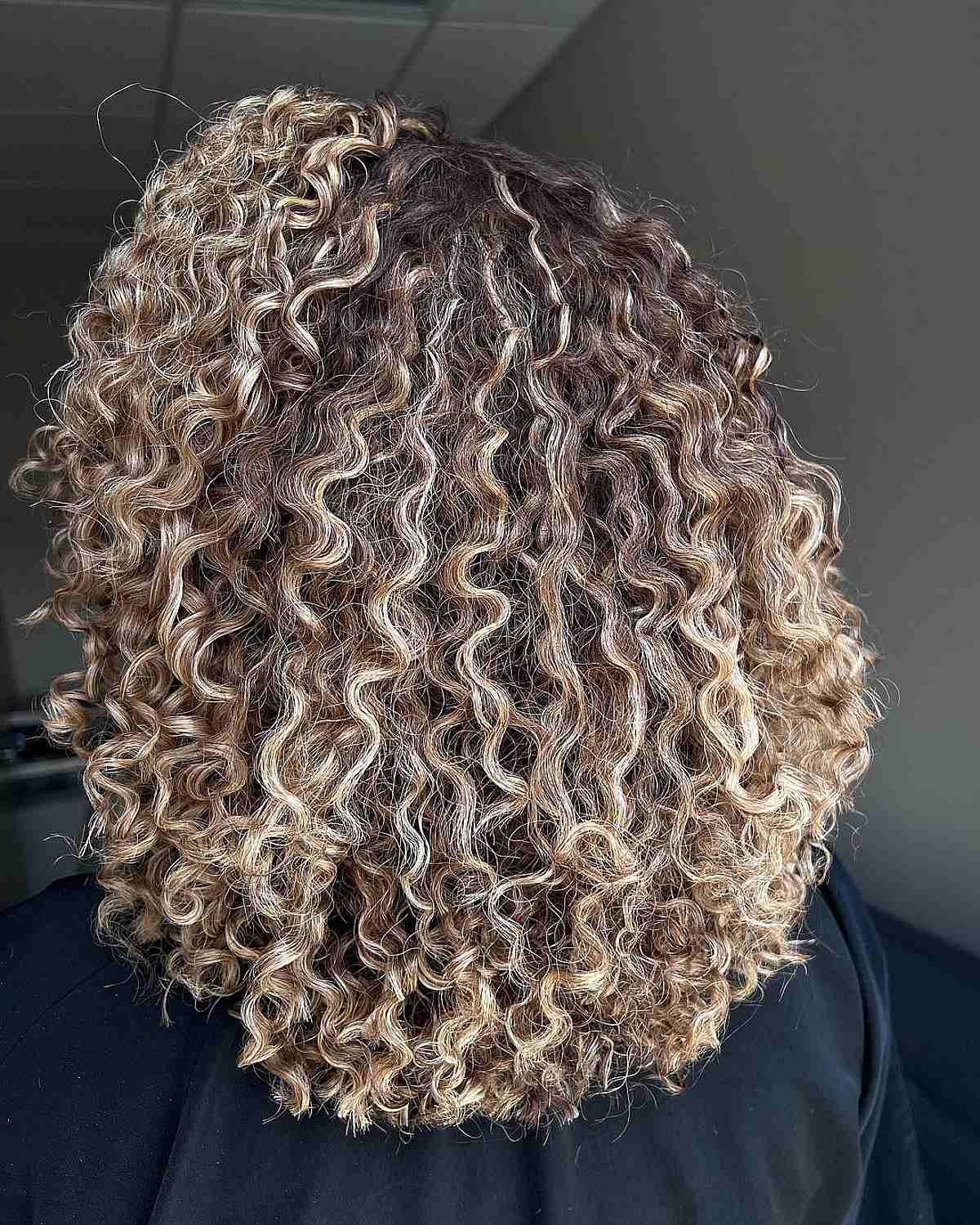 Balayage for Curly Hair: A Professional s Guide & Tips