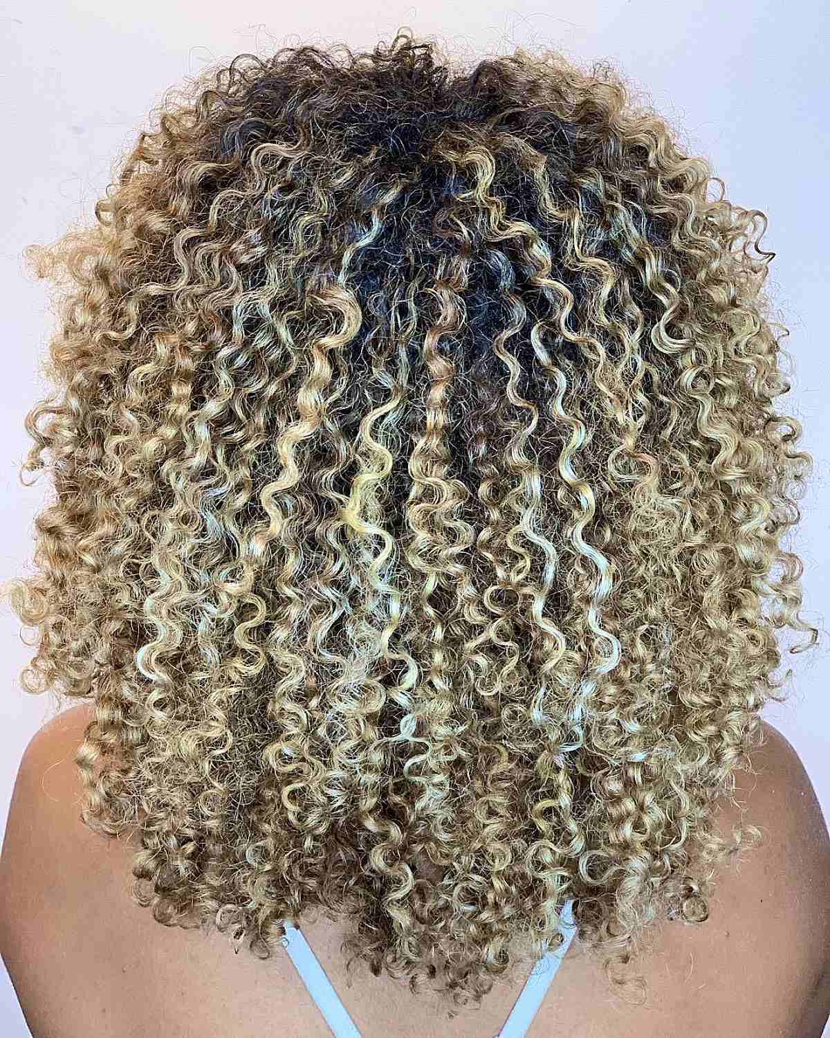 Balayage for Curly Hair: A Professional s Guide & Tips