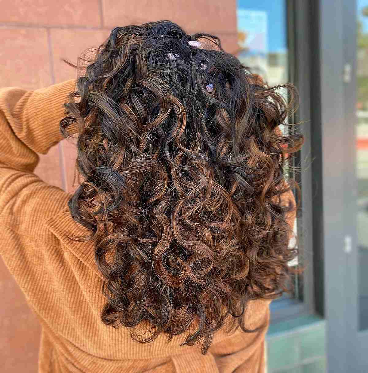 Balayage for Curly Hair: A Professional s Guide & Tips