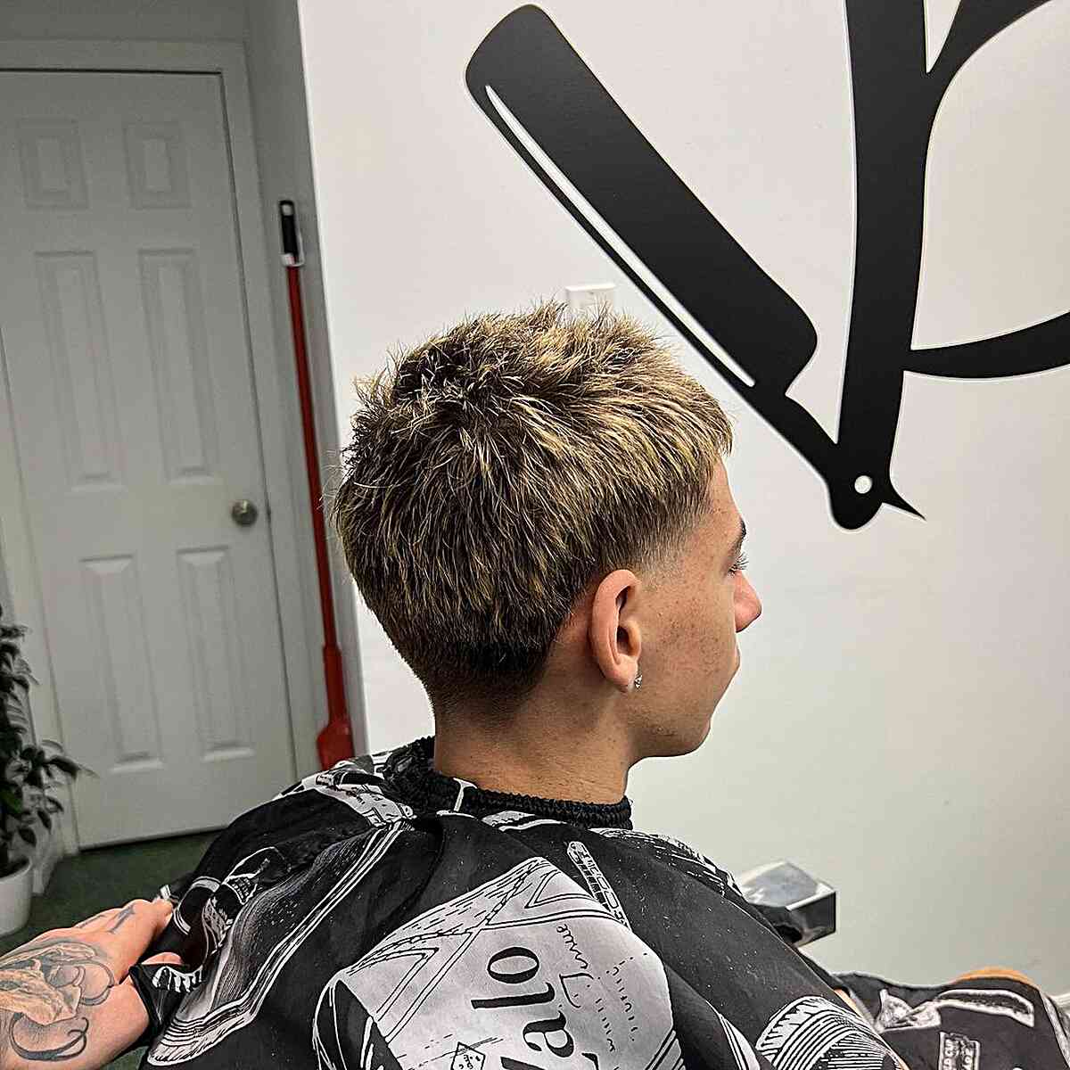 Modern Hair Trends for Men: 25 Ideas & Frosted Tips Inspiration