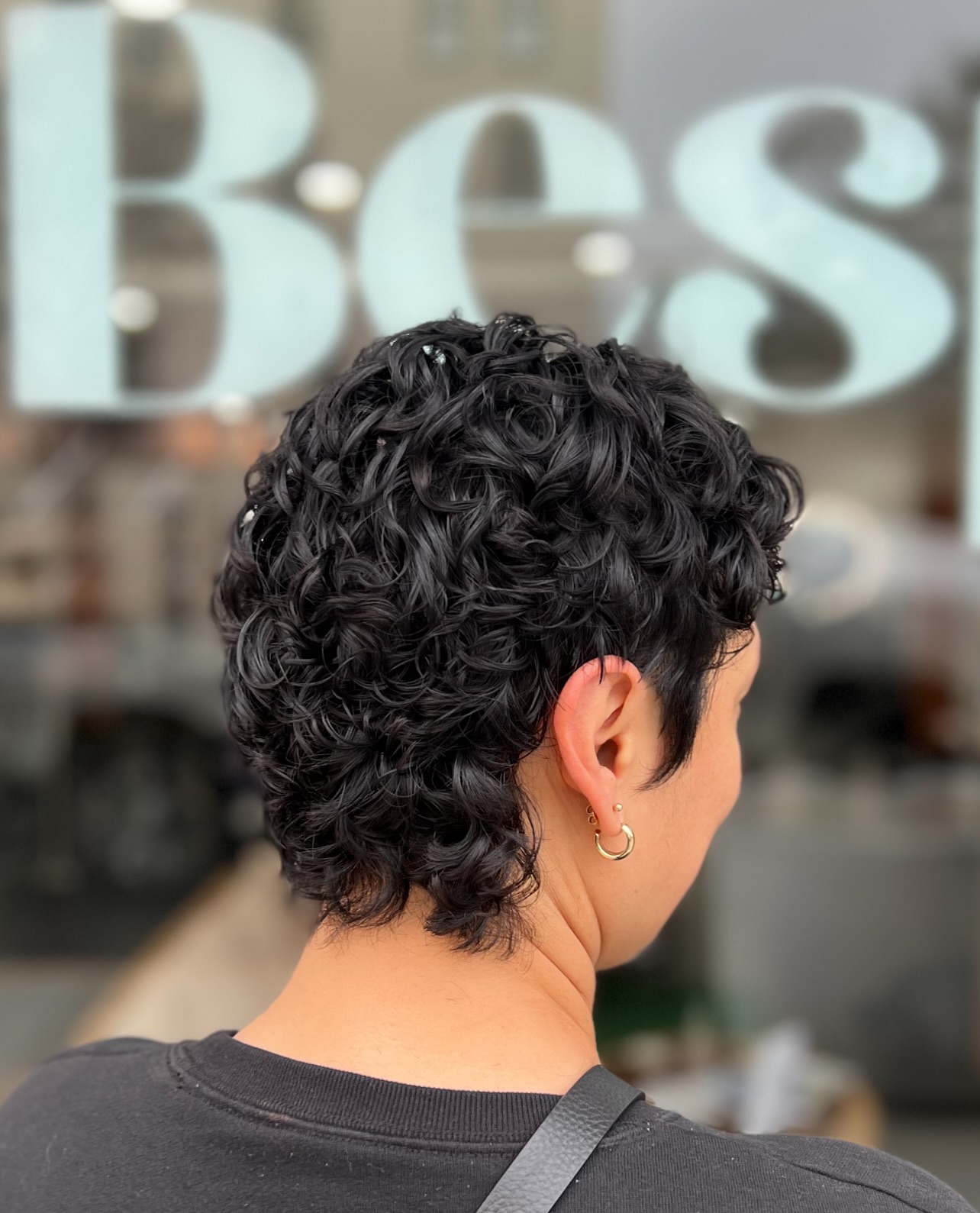 Best Short Curly Hairstyles for Women Over 30 | Expert Advice