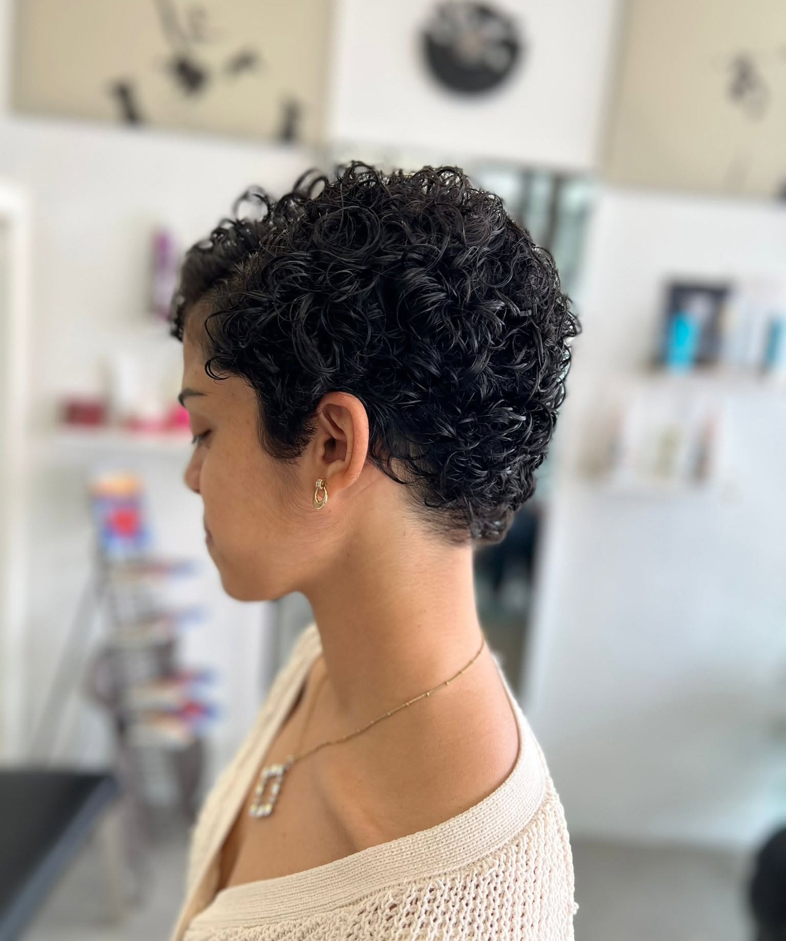 Best Short Curly Hairstyles for Women Over 30 | Expert Advice