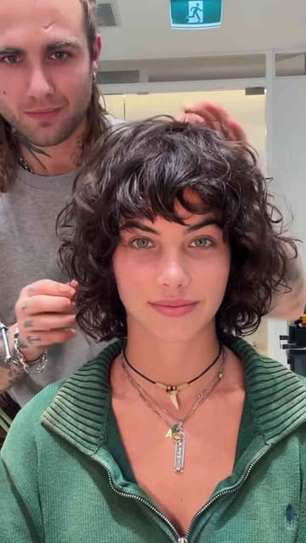 Curly Bob with Bangs: Styles & How to Choose the Best Cut for You