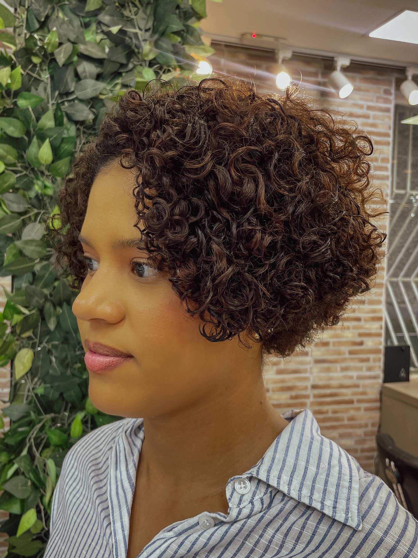 Jaw-Length Curly Bob: 50 Stunning Looks & Styling Tips