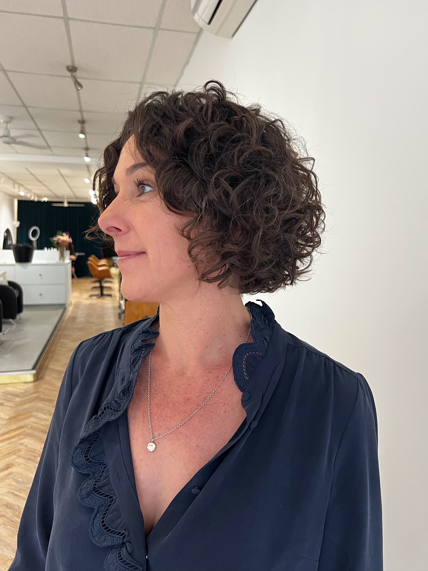 Jaw-Length Curly Bob: 50 Stunning Looks & Styling Tips