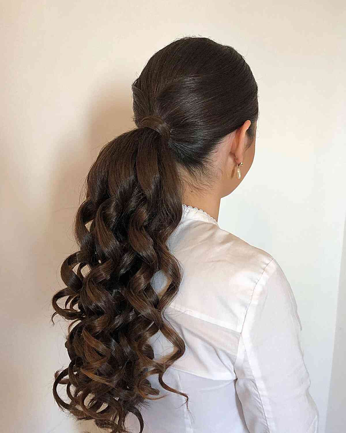 Stylish Curly Ponytail Ideas: 25 Glamorous Looks