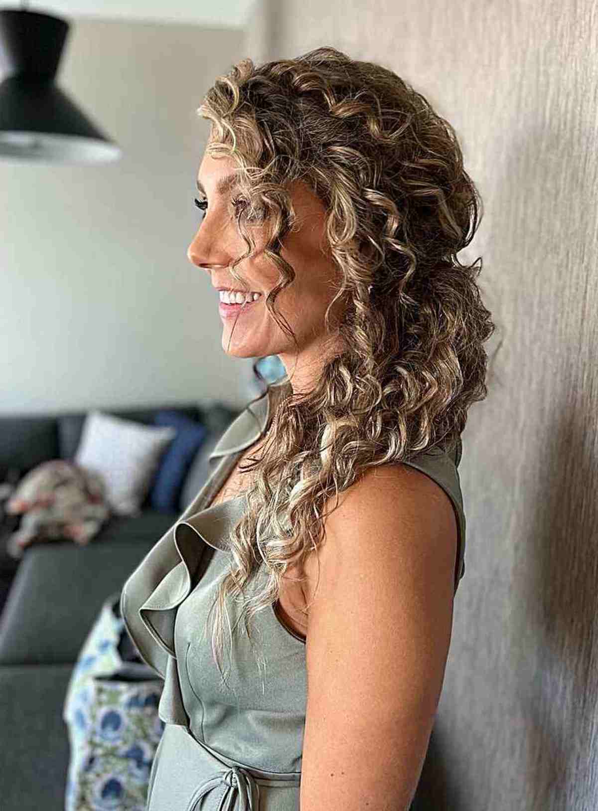 Stylish Curly Ponytail Ideas: 25 Glamorous Looks