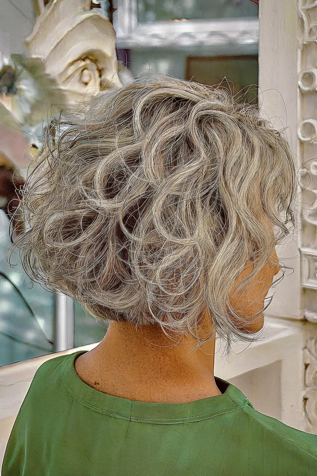 Stacked Curly Bob Haircuts: Styles & Tips for Natural Curls