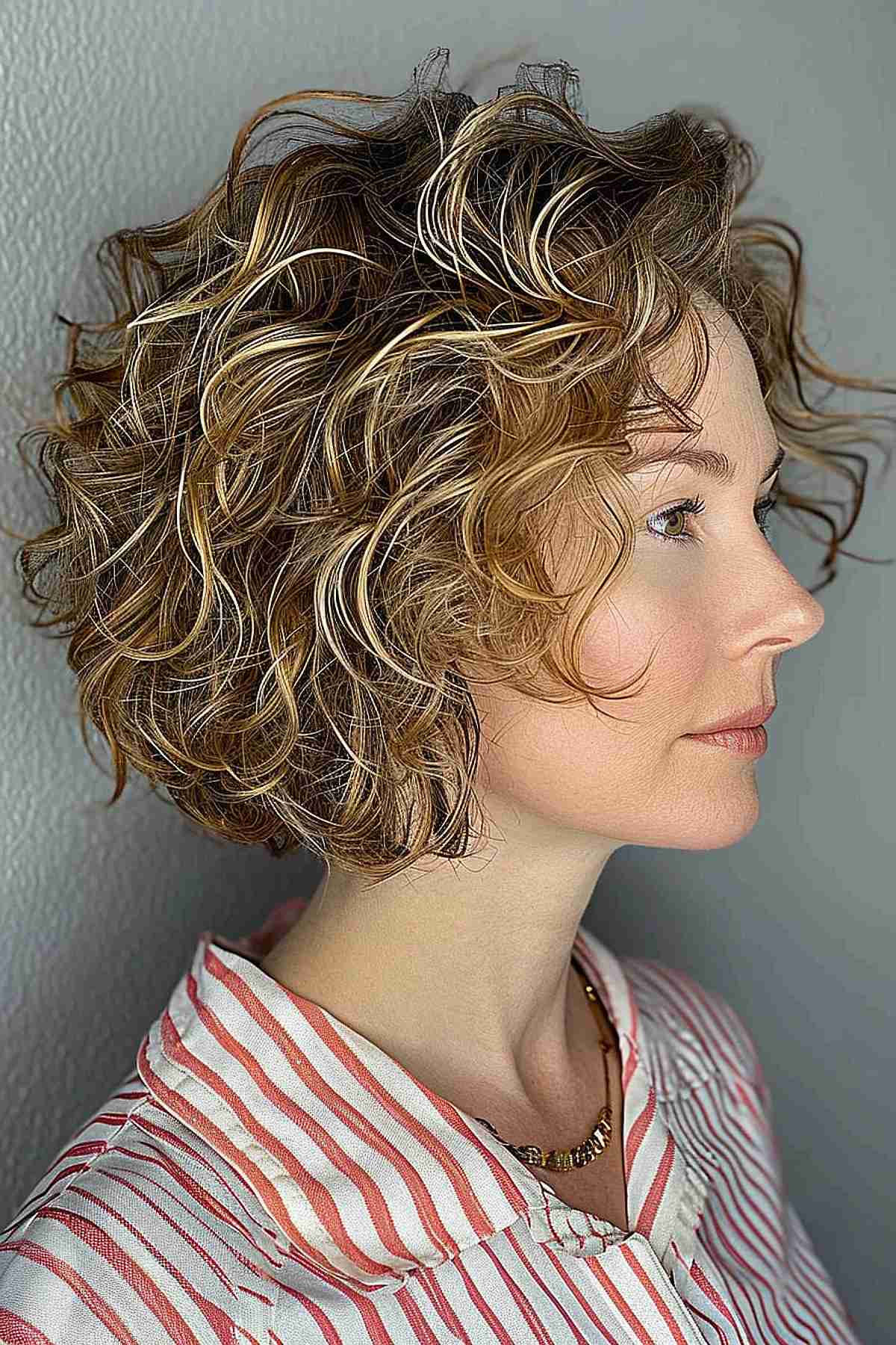 Stacked Curly Bob Haircuts: Styles & Tips for Natural Curls