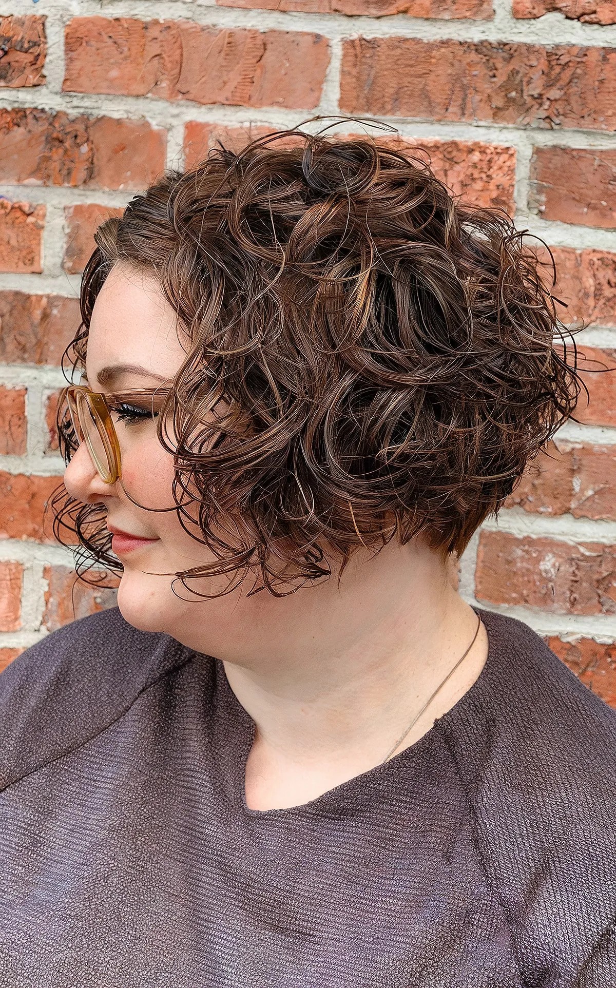 Stacked Curly Bob Haircuts: Styles & Tips for Natural Curls