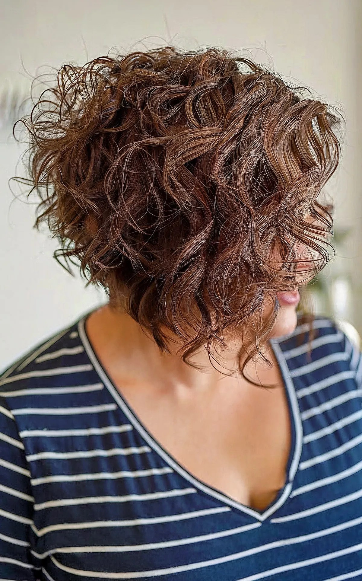 Stacked Curly Bob Haircuts: Styles & Tips for Natural Curls