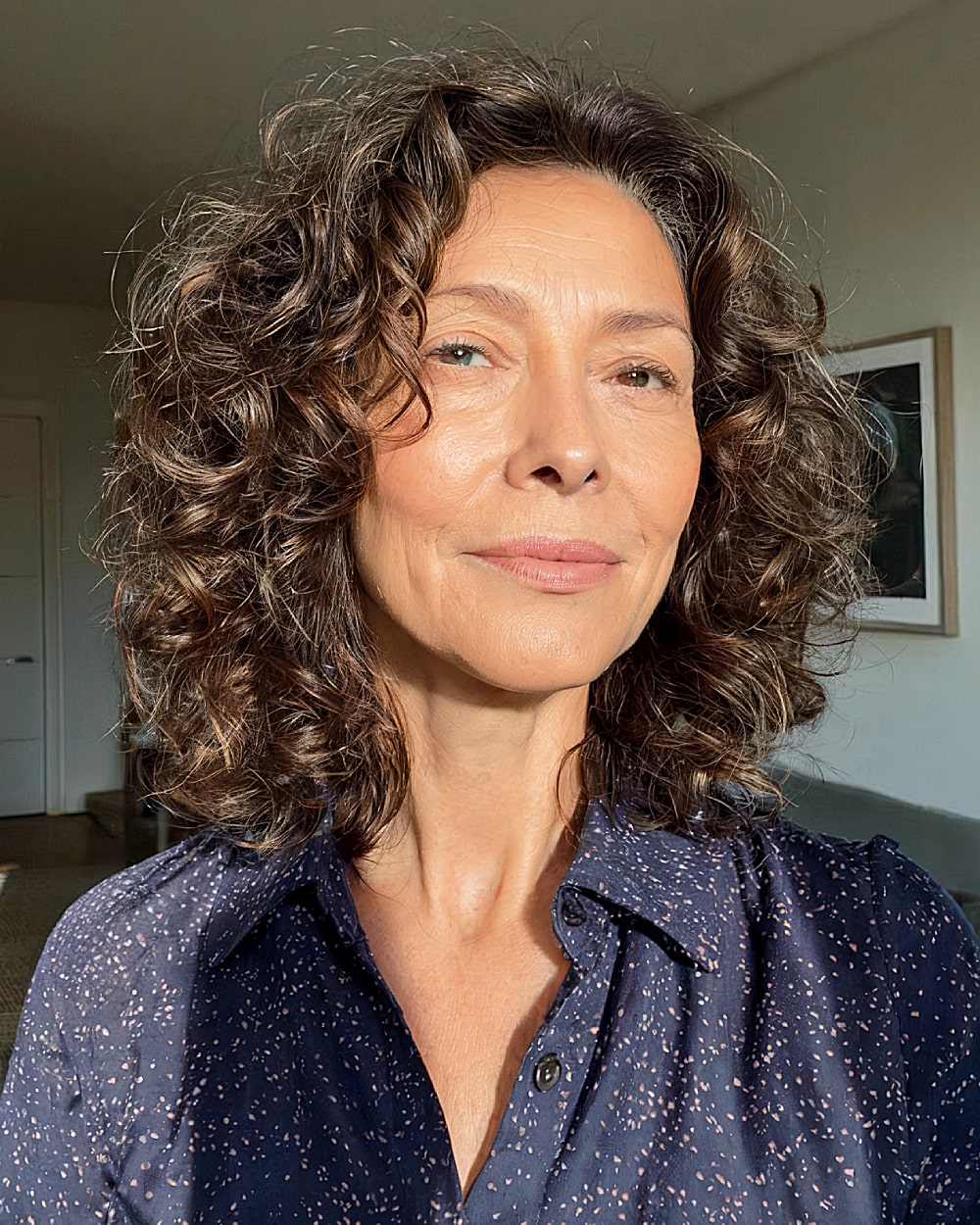 Best Curly Hairstyles for Women Over 50: Easy & Voluminous