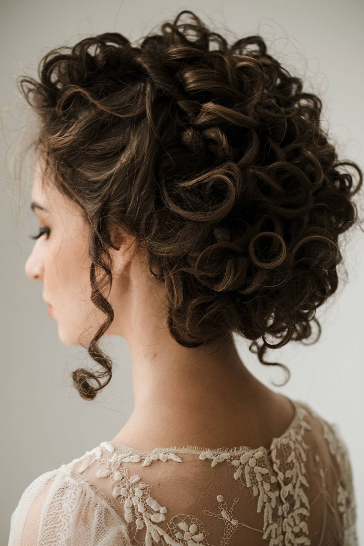 2026 Curly Hair Bun Styles: Effortless & Chic | [Your Brand Name]