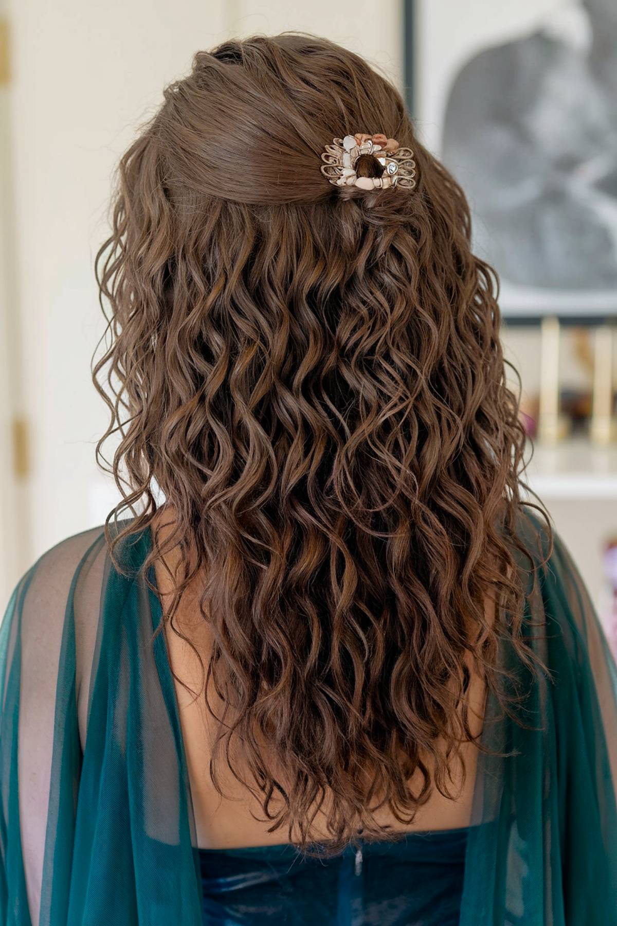 2026 Bridesmaid Hairstyles: 17 Elegant Curly Hair Looks