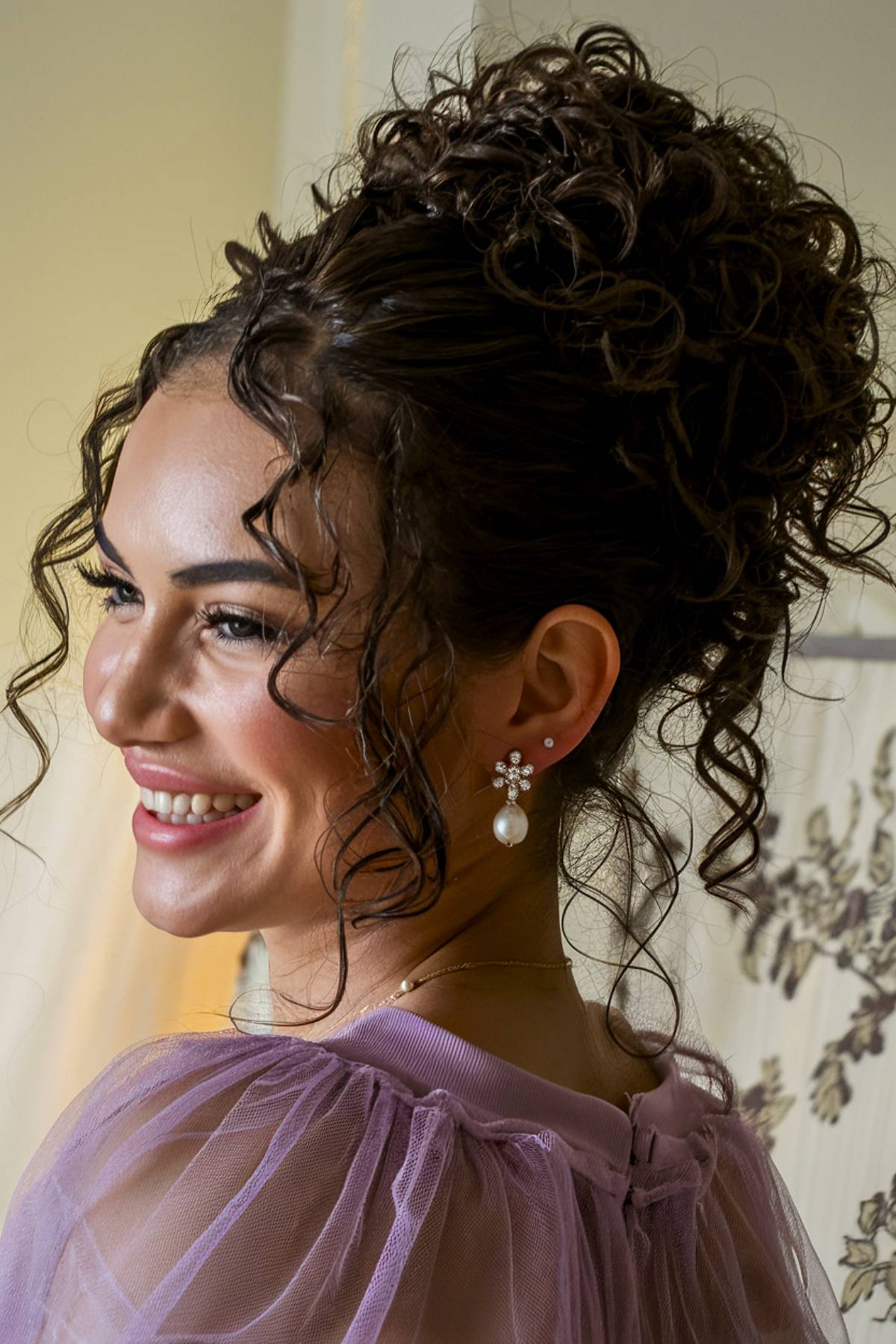 2026 Bridesmaid Hairstyles: 17 Elegant Curly Hair Looks