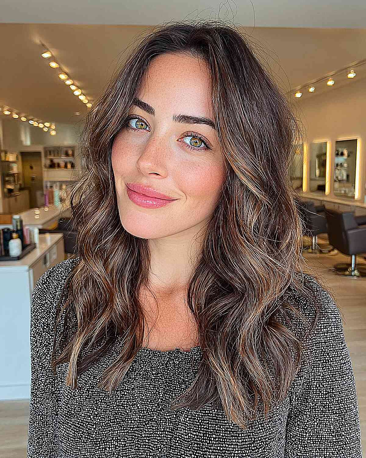 Wavy Hair Styles 2026: Trending Looks & Styling Tips