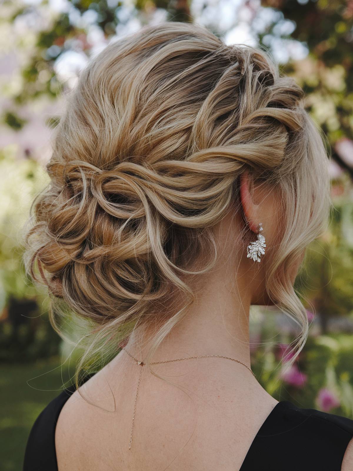 Wavy Hair Styles 2026: Trending Looks & Styling Tips