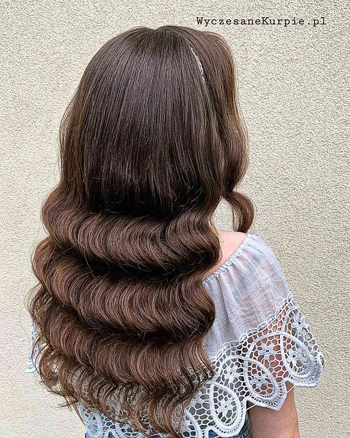 Hollywood Waves: 28 Stunning Styles for Special Occasions
