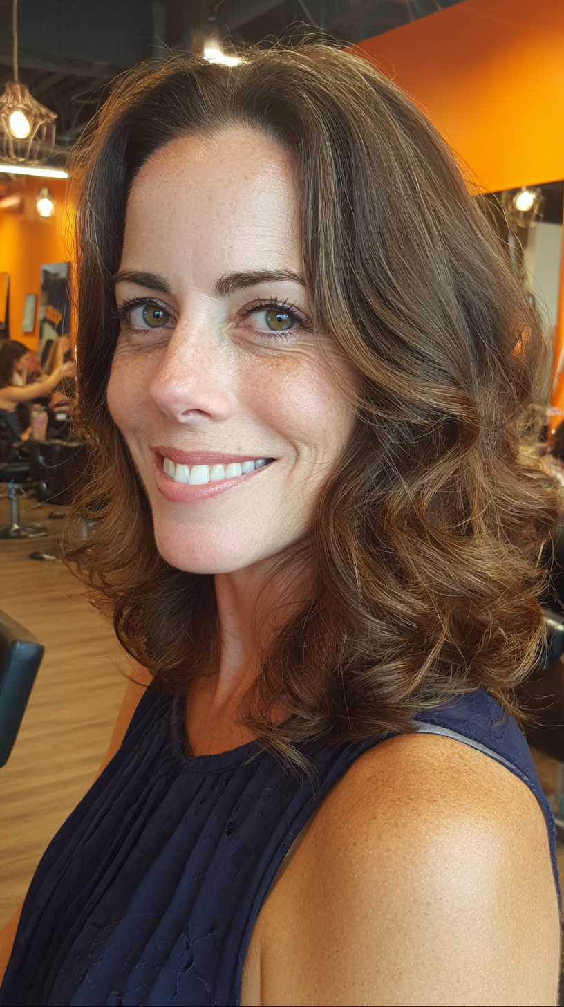 Best Wavy Hairstyles for Women Over 40 in 2026: Expert Tips & Styles
