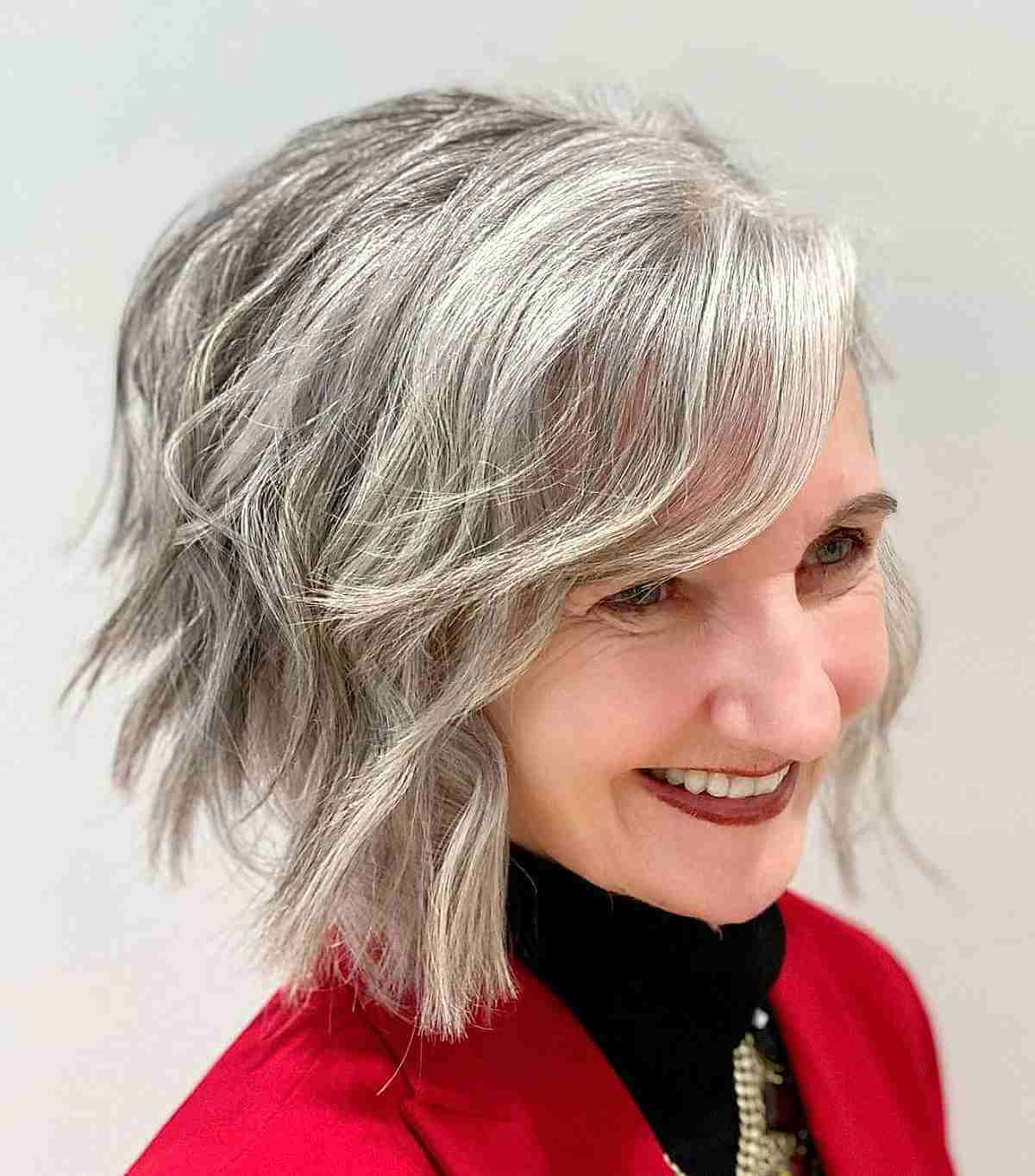 Wavy Bob with Bangs: The Ultimate Guide & Styling Tips