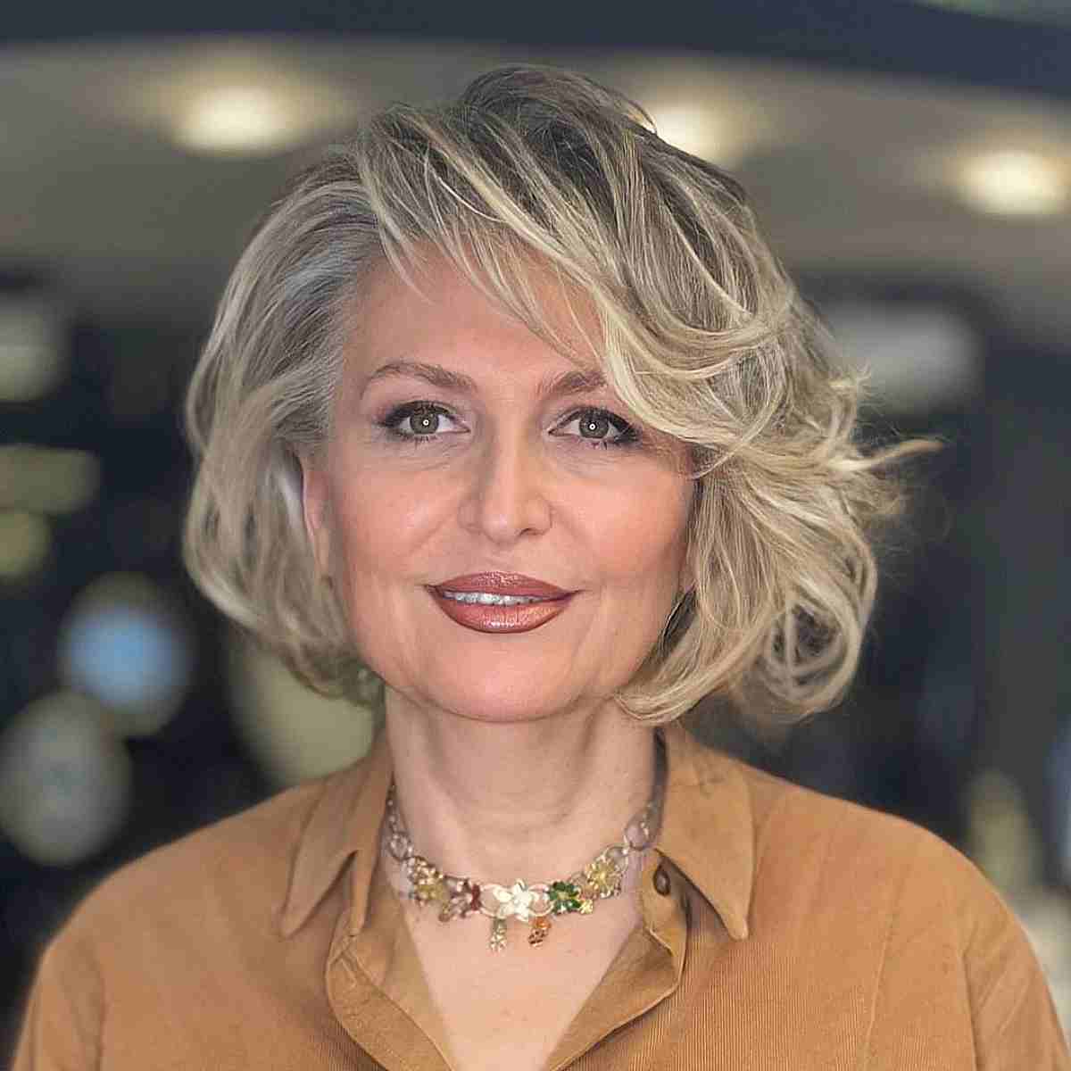 Wavy Bob with Bangs: The Ultimate Guide & Styling Tips