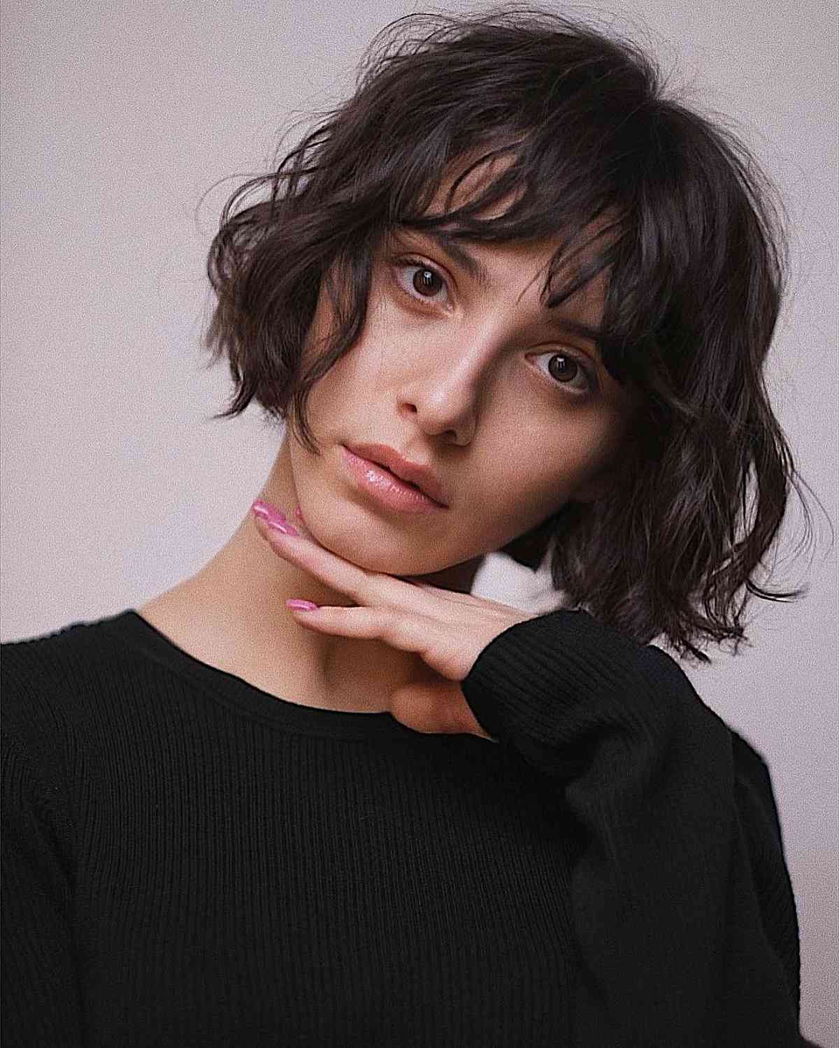 Wavy Bob with Bangs: The Ultimate Guide & Styling Tips