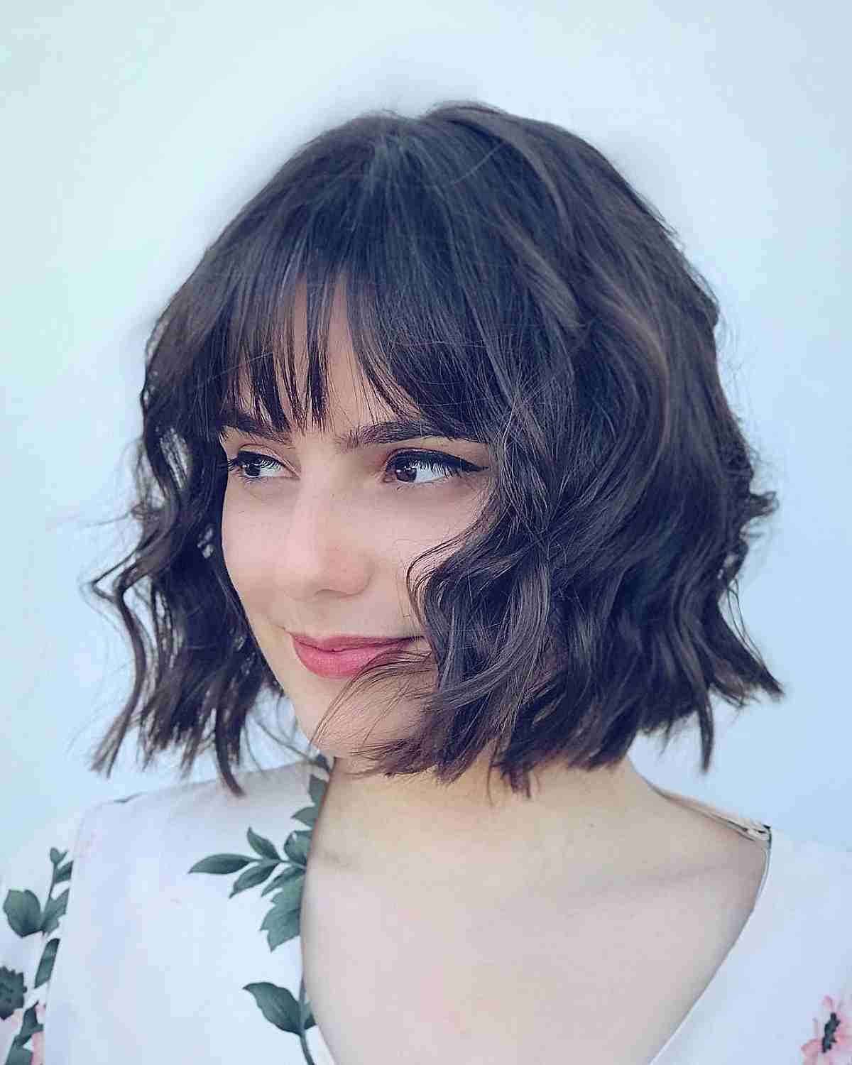 Wavy Bob with Bangs: The Ultimate Guide & Styling Tips