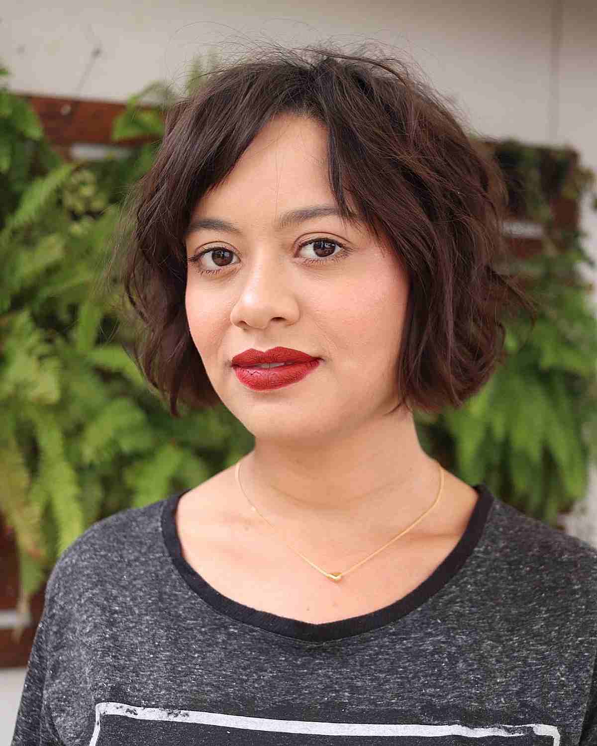 Wavy Bob with Bangs: The Ultimate Guide & Styling Tips