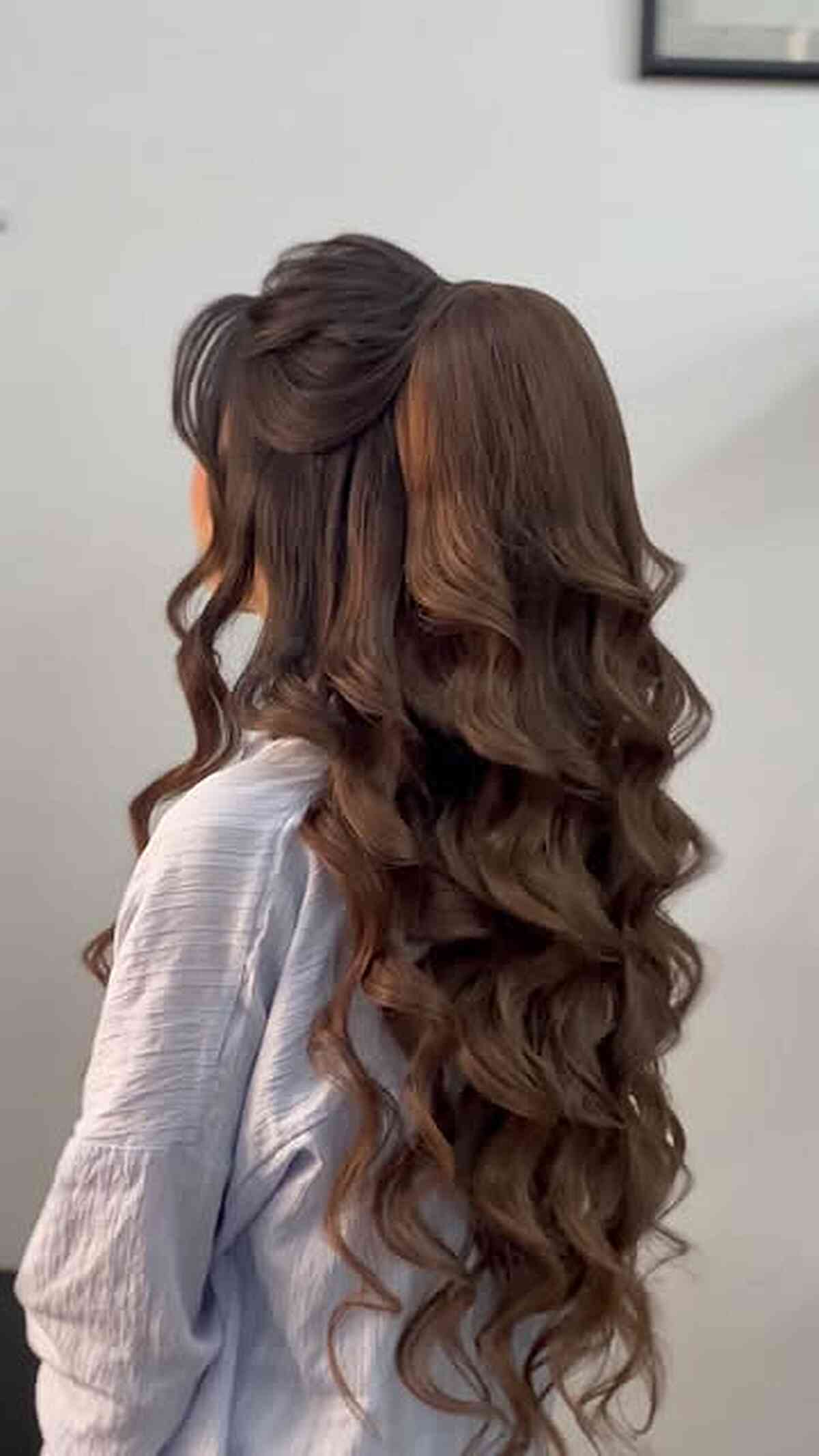 Wavy Half-Up Half-Down Hairstyles: 2026 Trends & Styling Tips