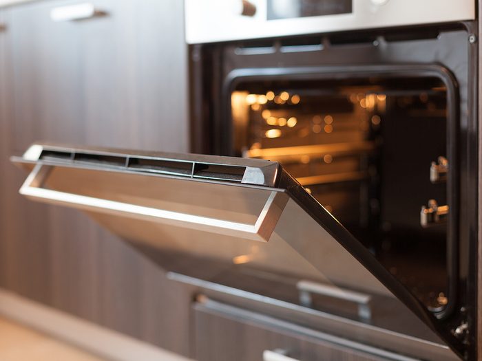 The Science of 350°F: Why This Oven Temperature is Key for Baking