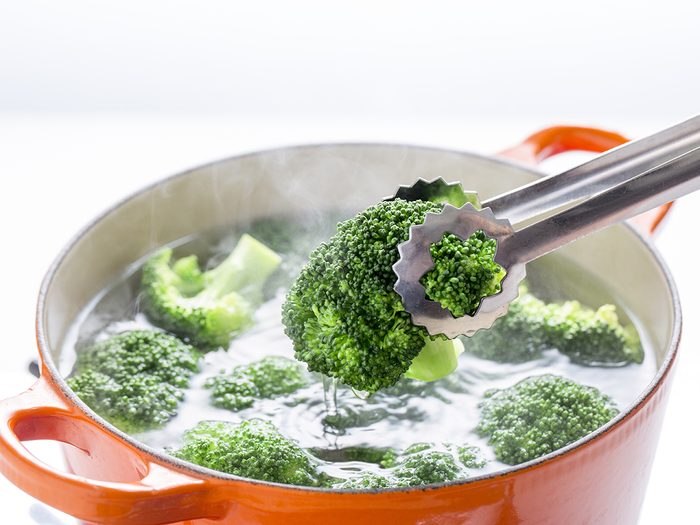 Unhealthy Cooking Habits: How to Preserve Nutrients & Eat Well