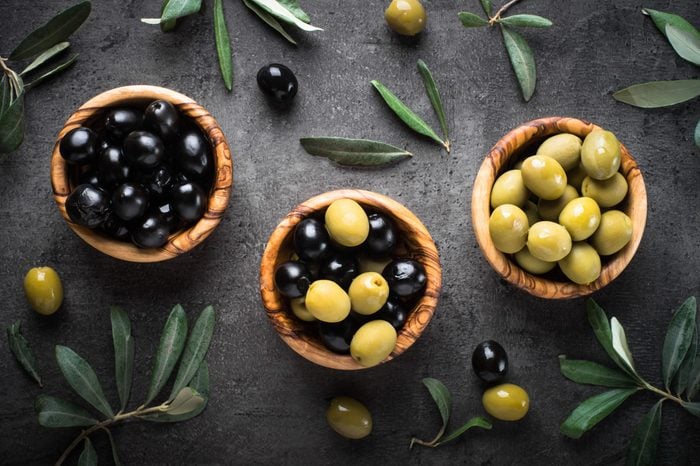 Dining Etiquette: Foods You Can (and Should!) Eat With Your Hands