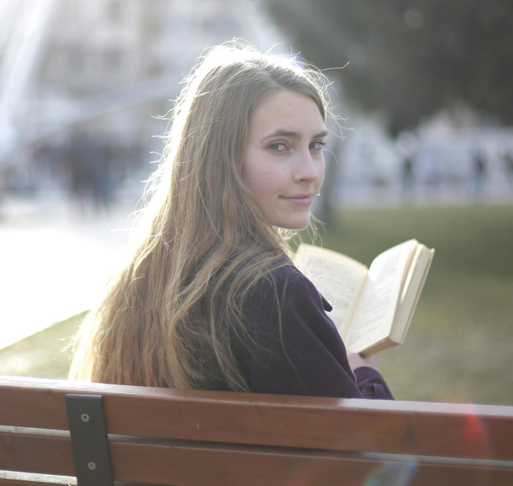 Kindness & Love: 14 Heartwarming Stories About the Start of True Relationships