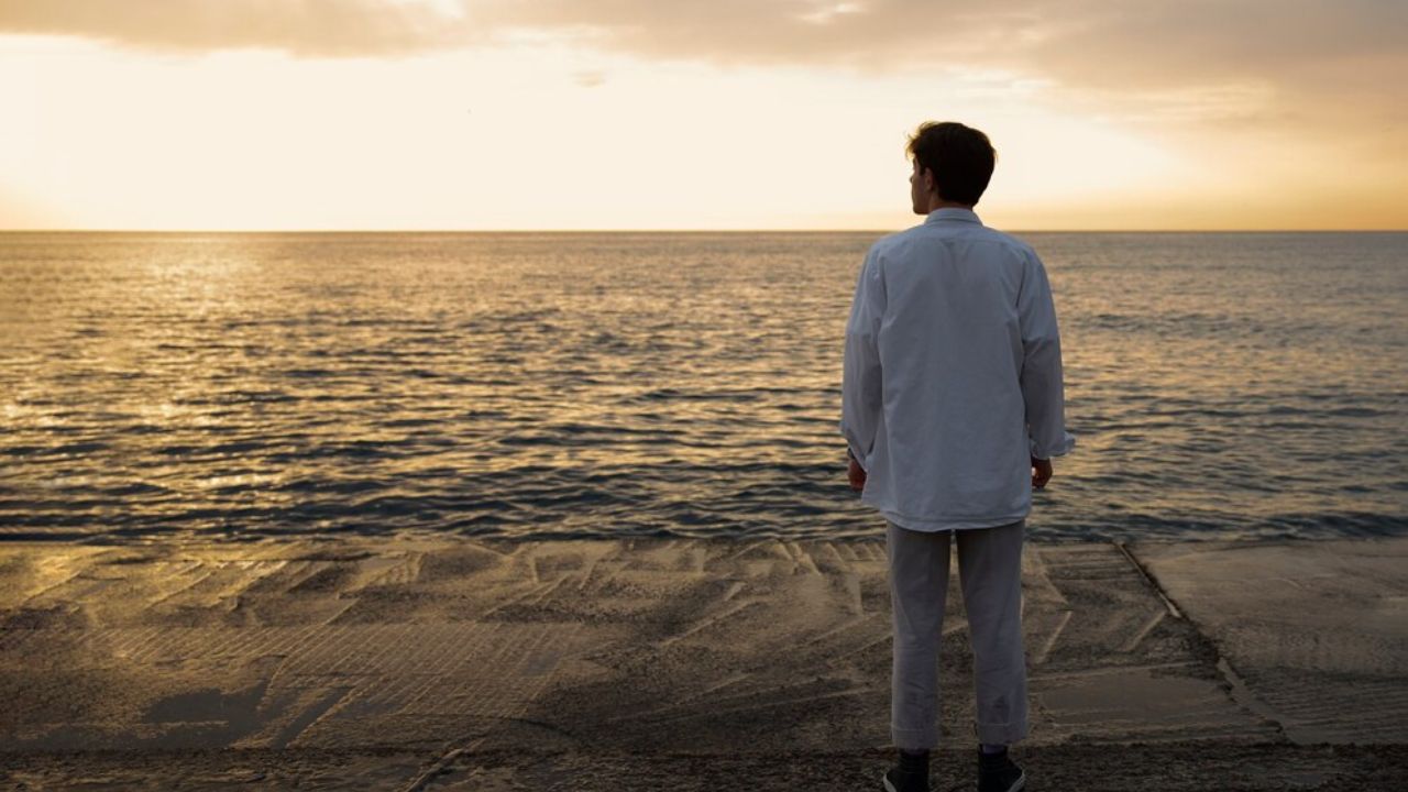 Decoding Your Ex s Signals: 18 Signs They Might Still Have Feelings