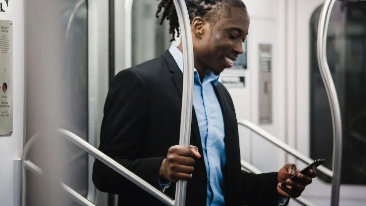 First Date Success: 30 Signs of Connection & Potential Romance