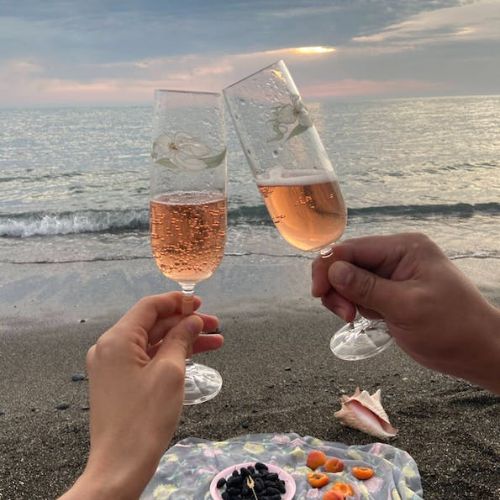 First Date Success: 30 Signs of Connection & Potential Romance