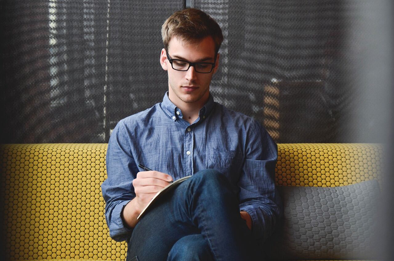 The Psychology of Absence: Why Missing Someone Strengthens Bonds